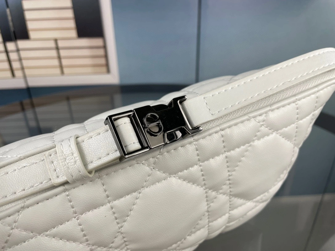 MOMO- TRAVEL NOMAD M554 item:B-B225J1325