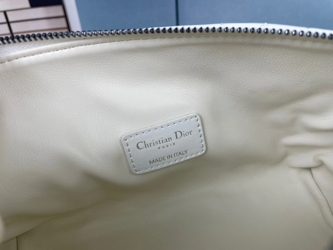 MOMO- TRAVEL NOMAD M554 item:B-B225J1325
