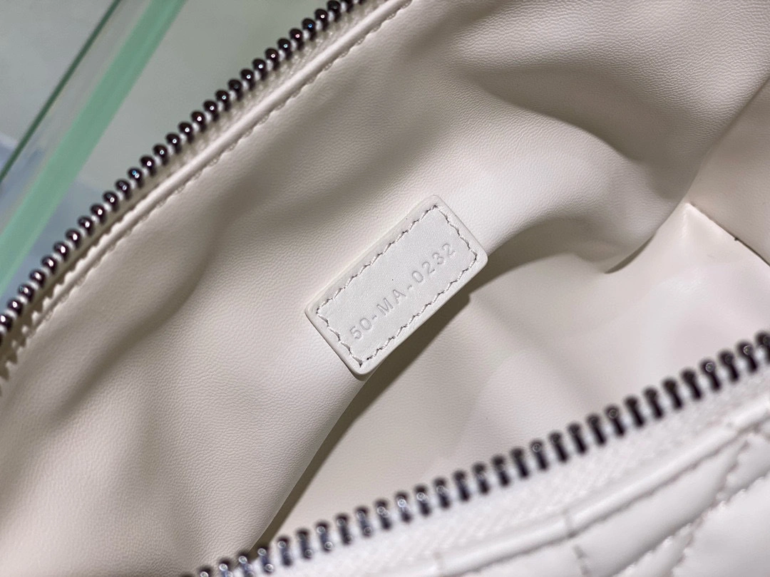 MOMO- Travel Nomad S5554BMIG-M030 item:B-B063J1322