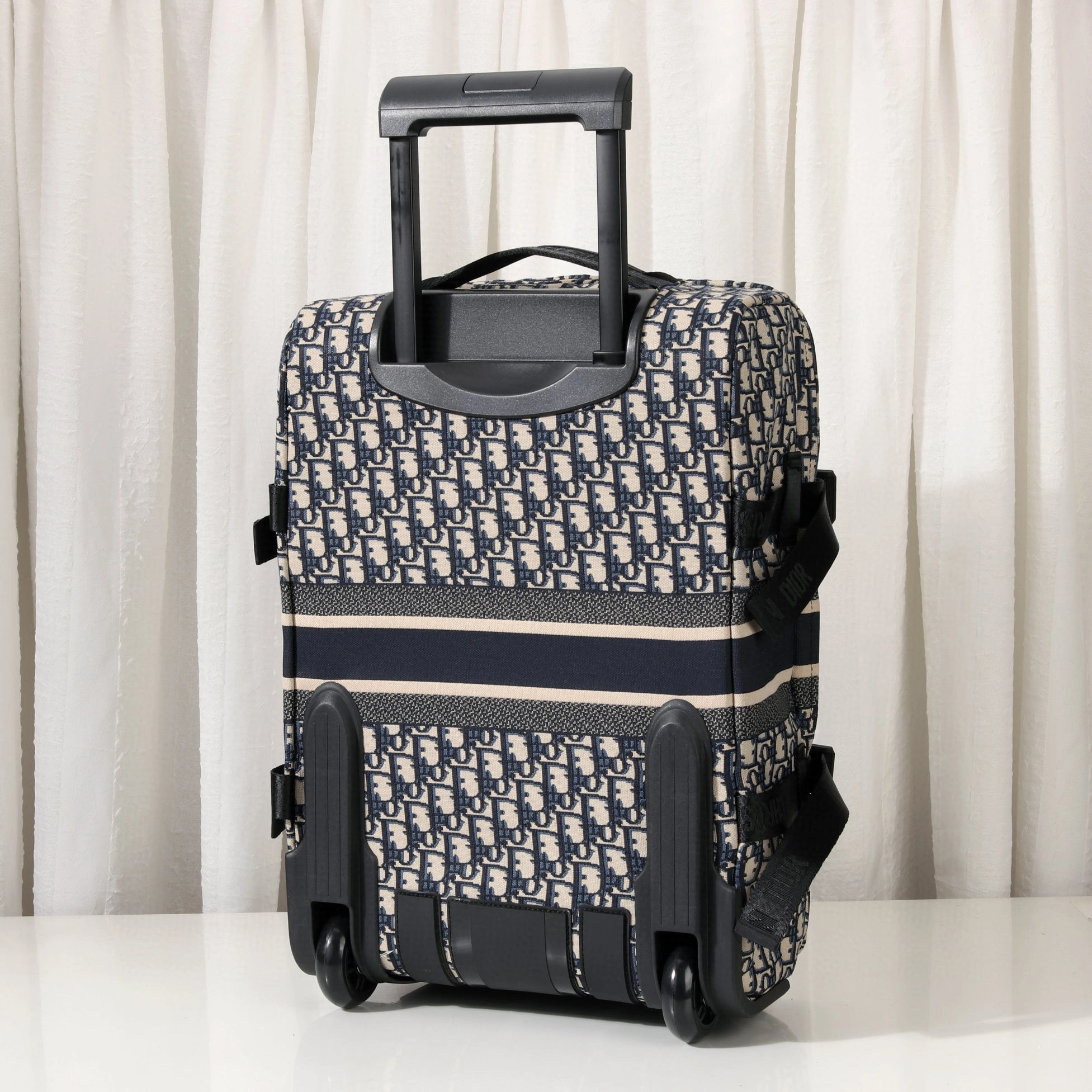 MOMO--Travel item : 180B95E3042