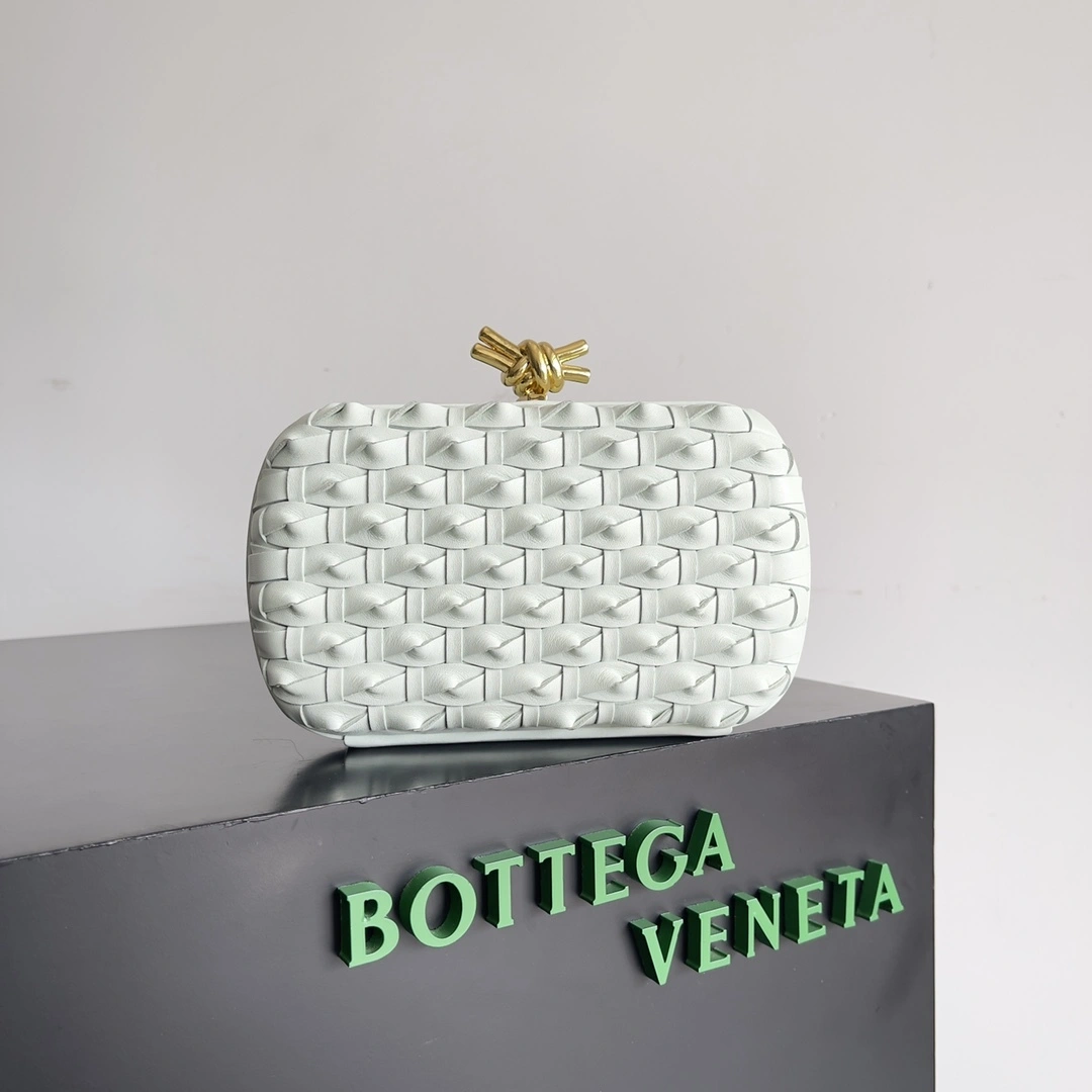 MOMO- V595t1 717622V3AC11824 high quality version item:E-B100B2508