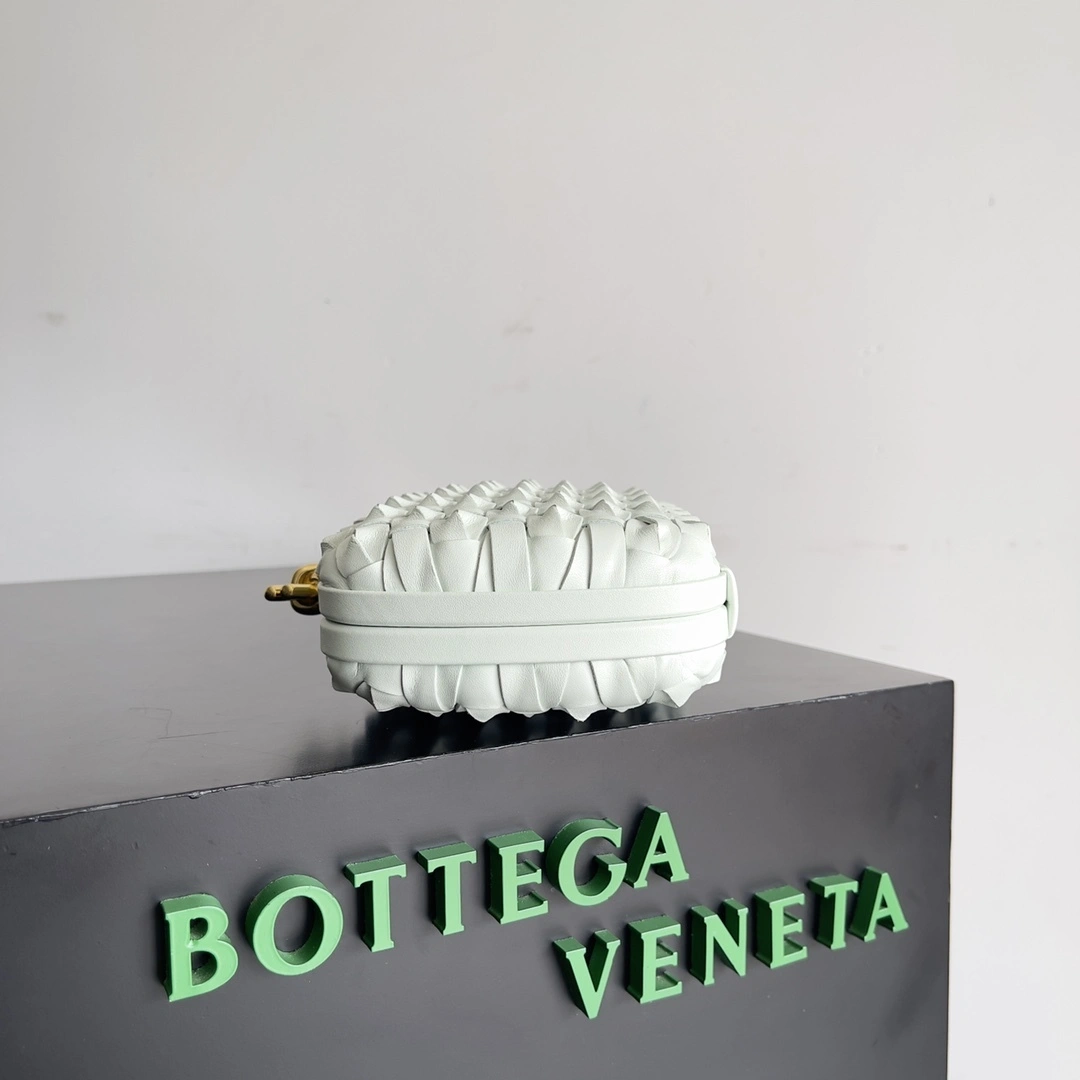MOMO- V595t1 717622V3AC11824 high quality version item:E-B100B2508