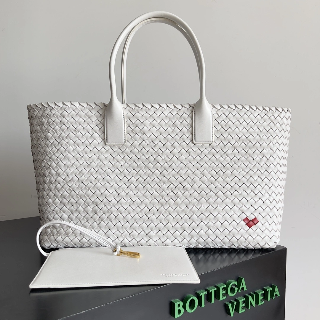 MOMO- V595t1 777609V3SQ18583 high quality version CABAT item:E-B100B2302