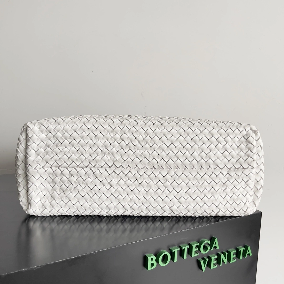 MOMO- V595t1 777609V3SQ18583 high quality version CABAT item:E-B100B2302