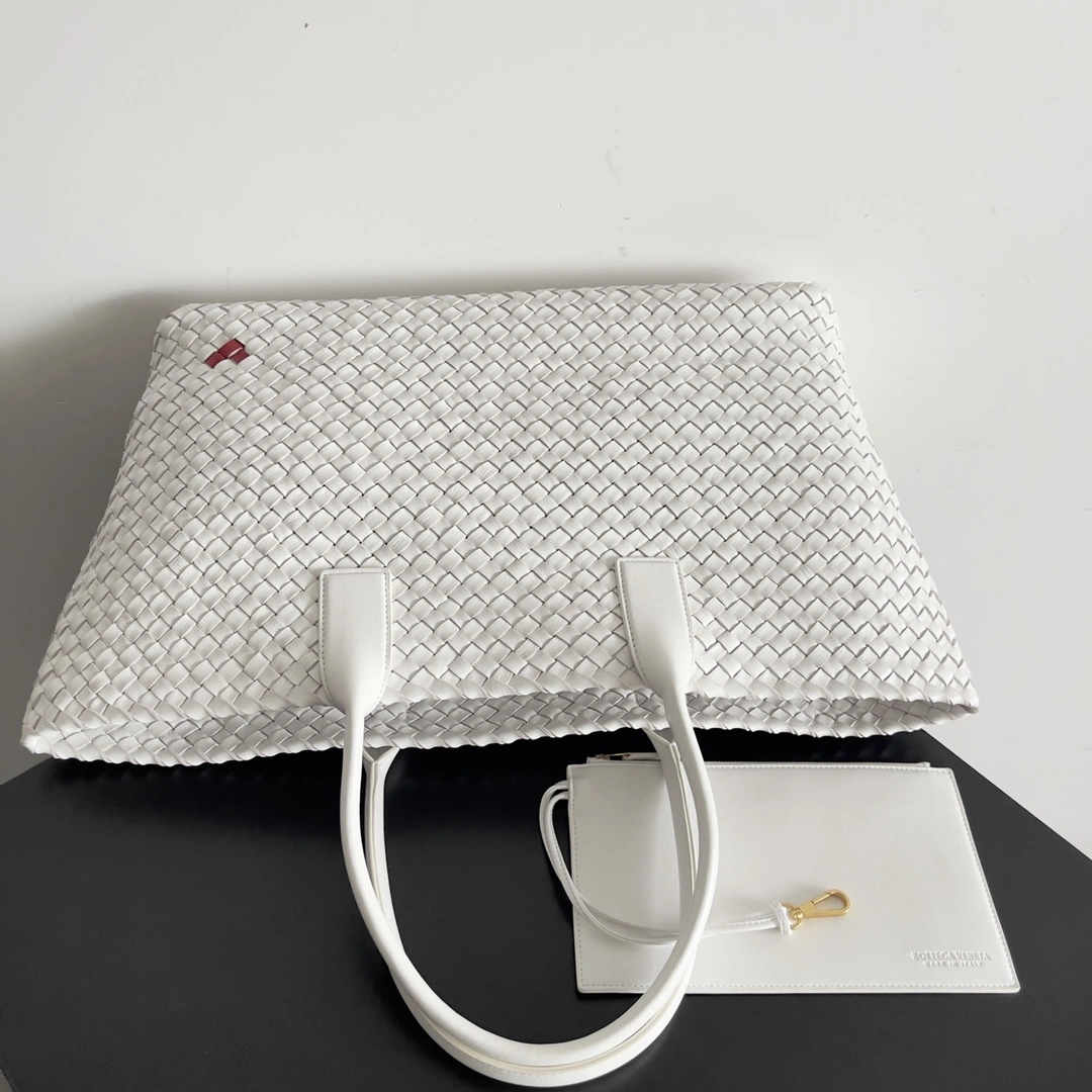 MOMO- V595t1 777609V3SQ18583 high quality version CABAT item:E-B100B2302