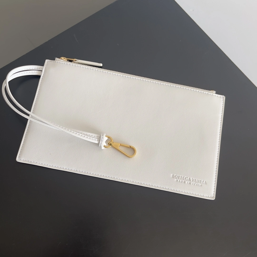 MOMO- V595t1 777609V3SQ18583 high quality version CABAT item:E-B100B2302