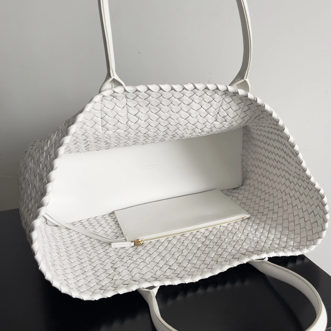 MOMO- V595t1 777609V3SQ18583 high quality version CABAT item:E-B100B2302