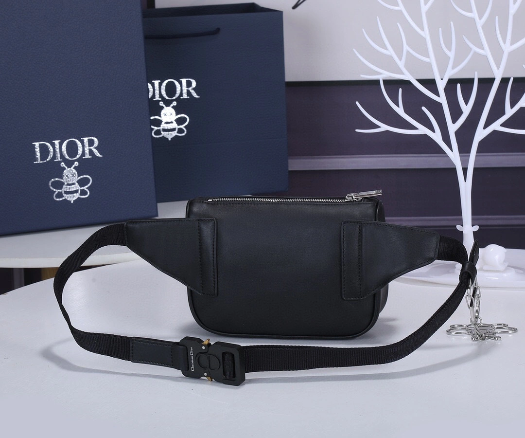 MOMO- World Tour item:A-B063L2522