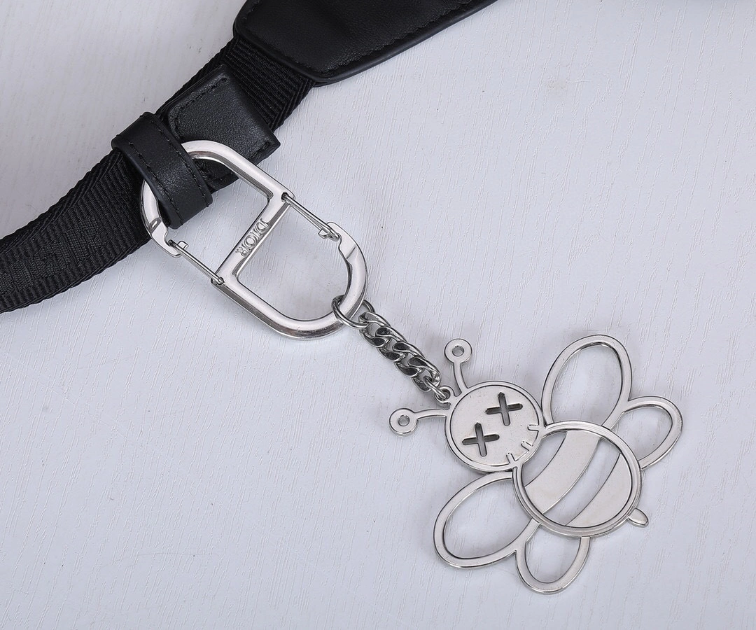 MOMO- World Tour item:A-B063L2522