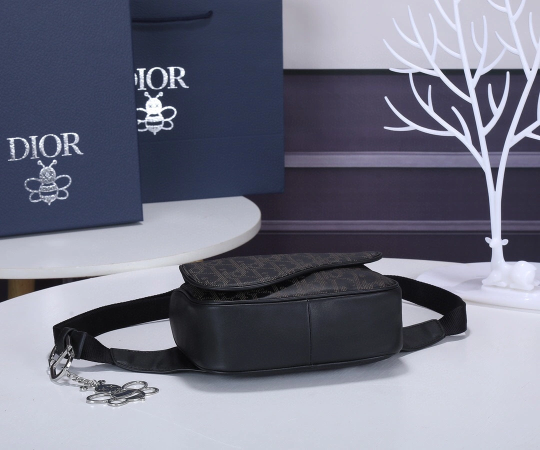 MOMO- World Tour item:A-B063L2522