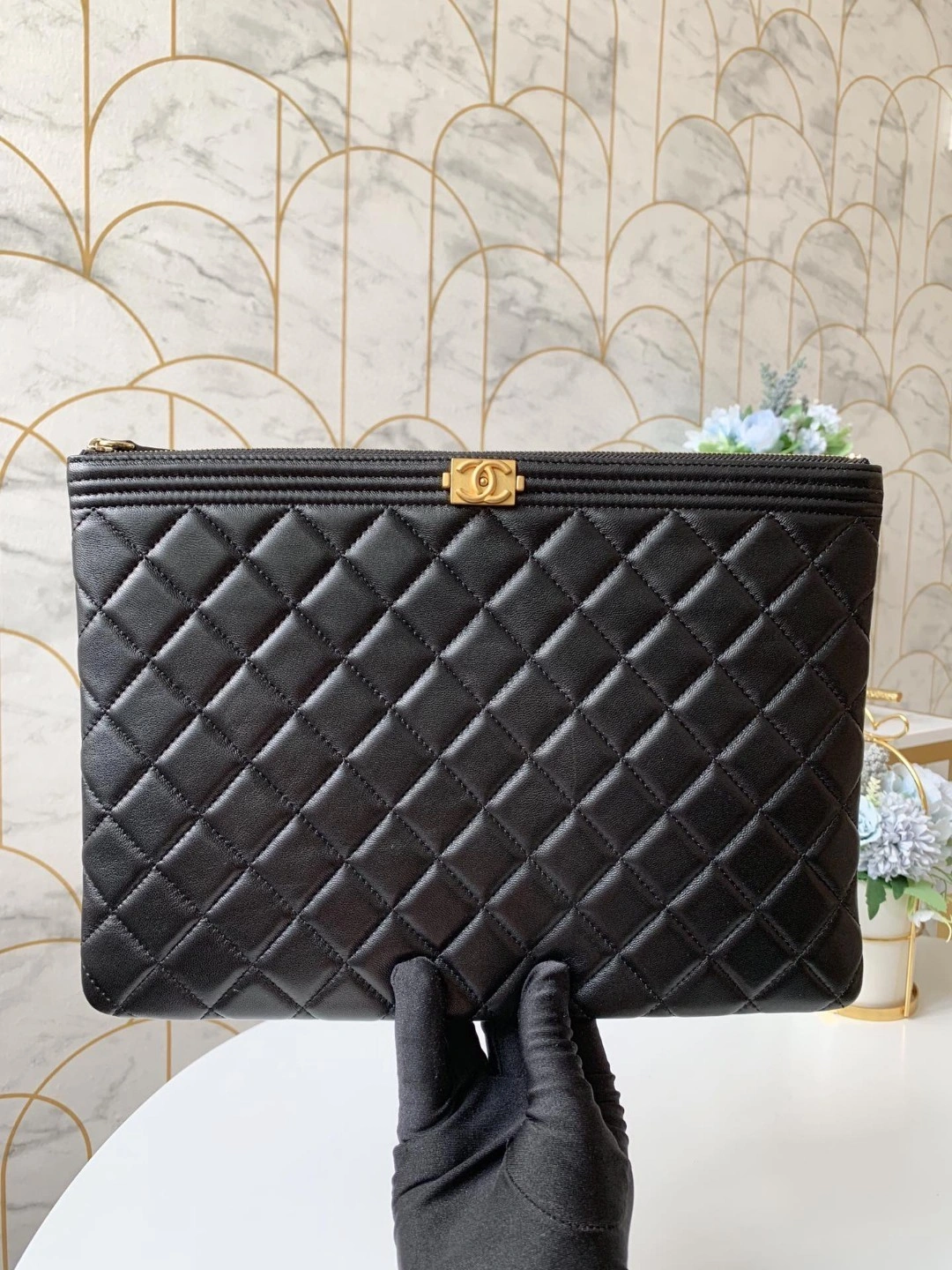 MOMO- a84406 sheephide item : B-B063M2821