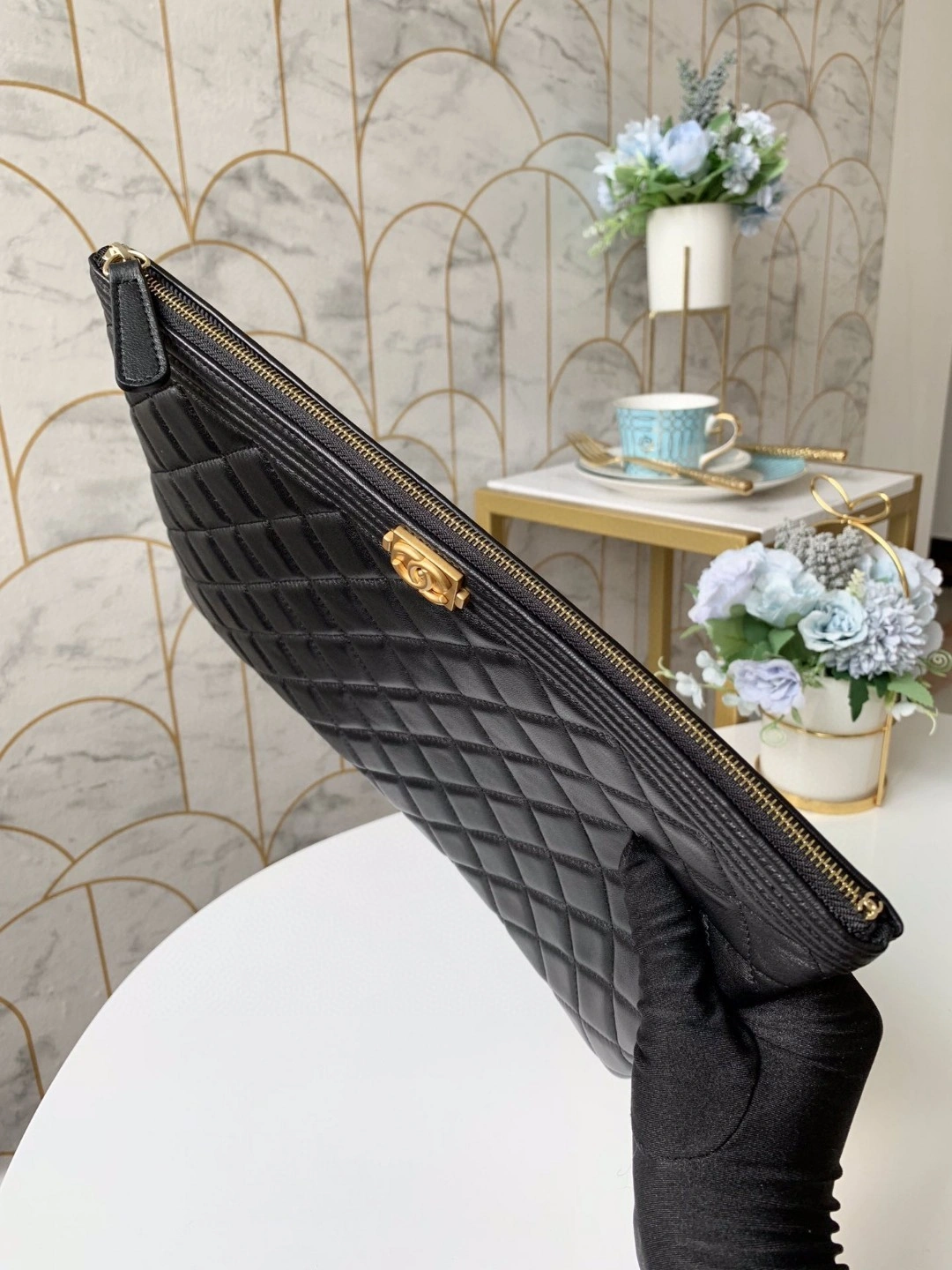 MOMO- a84406 sheephide item : B-B063M2821