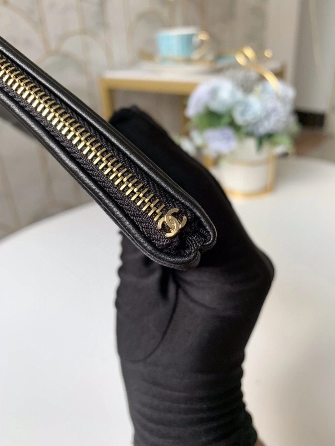 MOMO- a84406 sheephide item : B-B063M2821