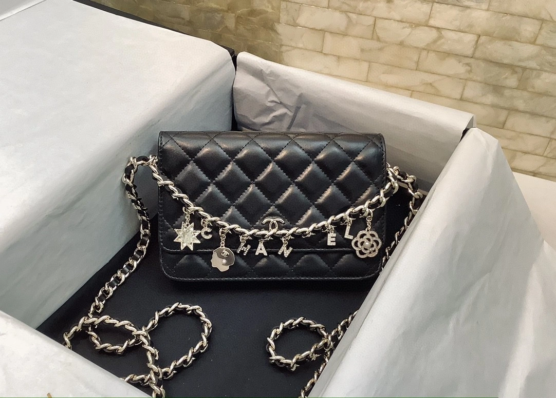 MOMO- ap1960 sheephide Woc item : B-B307B0821
