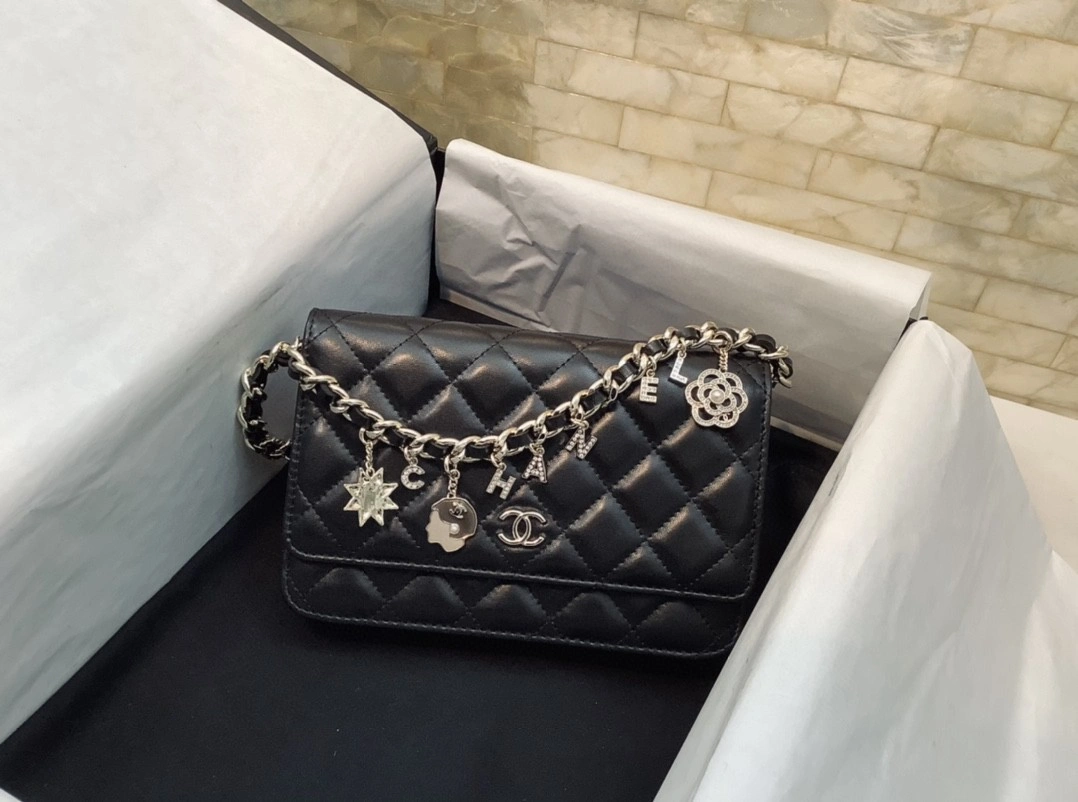 MOMO- ap1960 sheephide Woc item : B-B307B0821