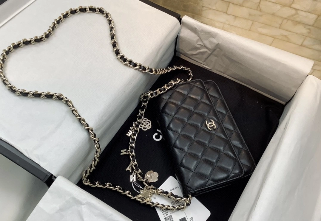 MOMO- ap1960 sheephide Woc item : B-B307B0821
