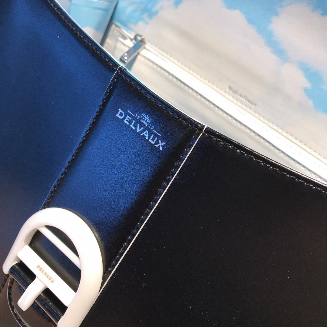 MOMO--brillant Calfskin high quality version item : 202B15K2622