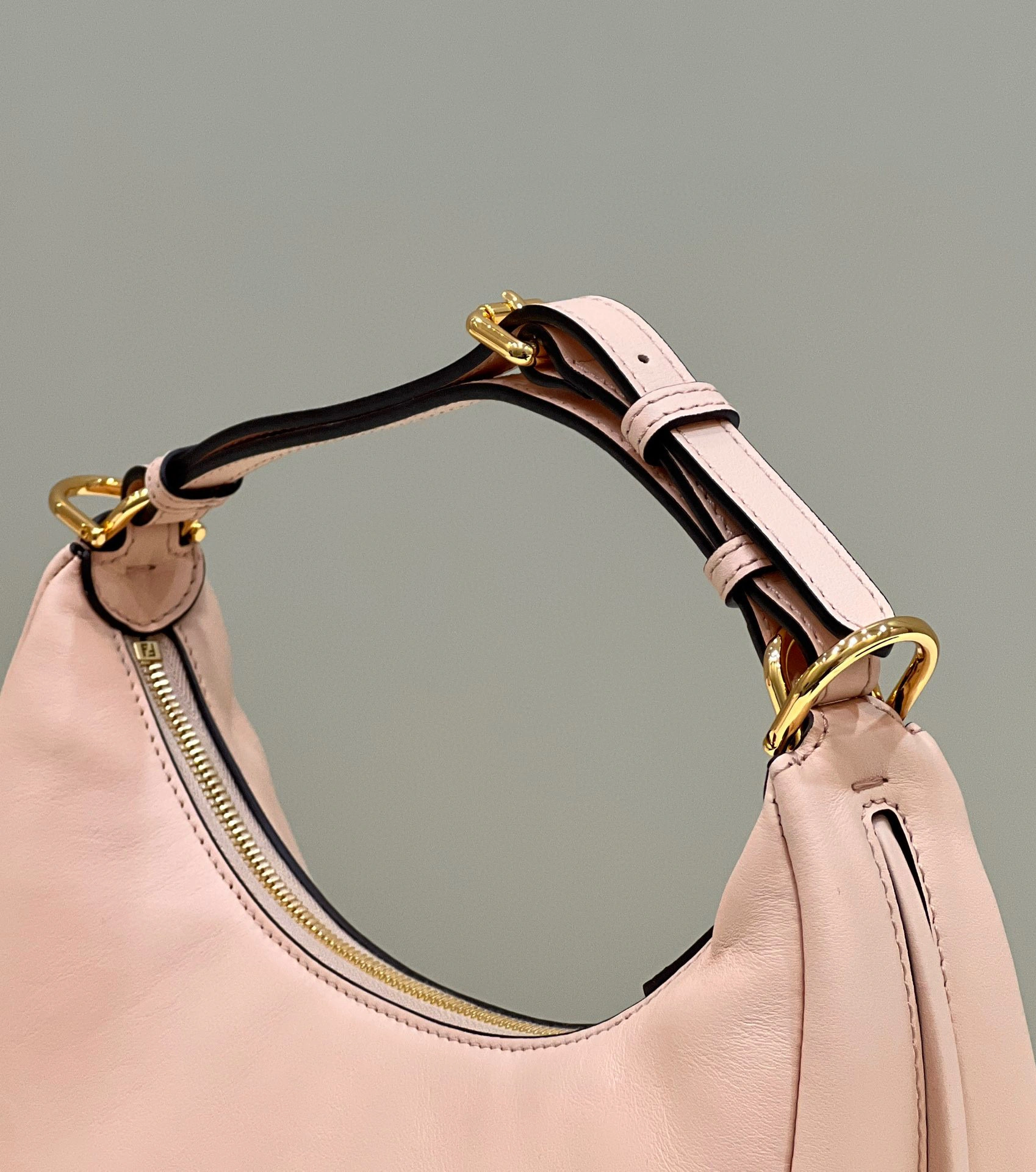 MOMO- graphy item:B-B202C1408T