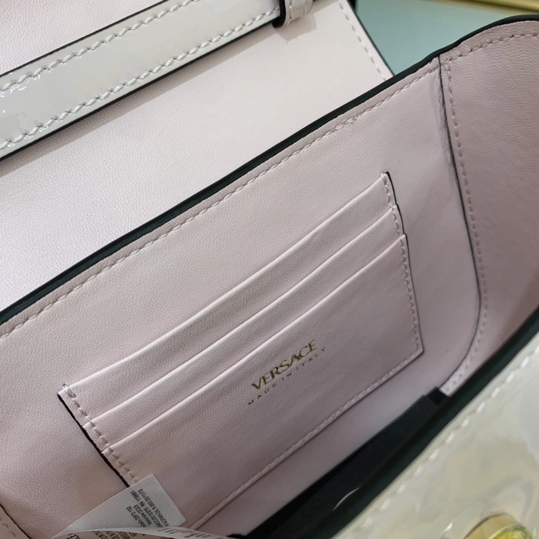 MOMO- high quality version 1003016-1A04289-1P59V 2022 item：C-B063B0702C
