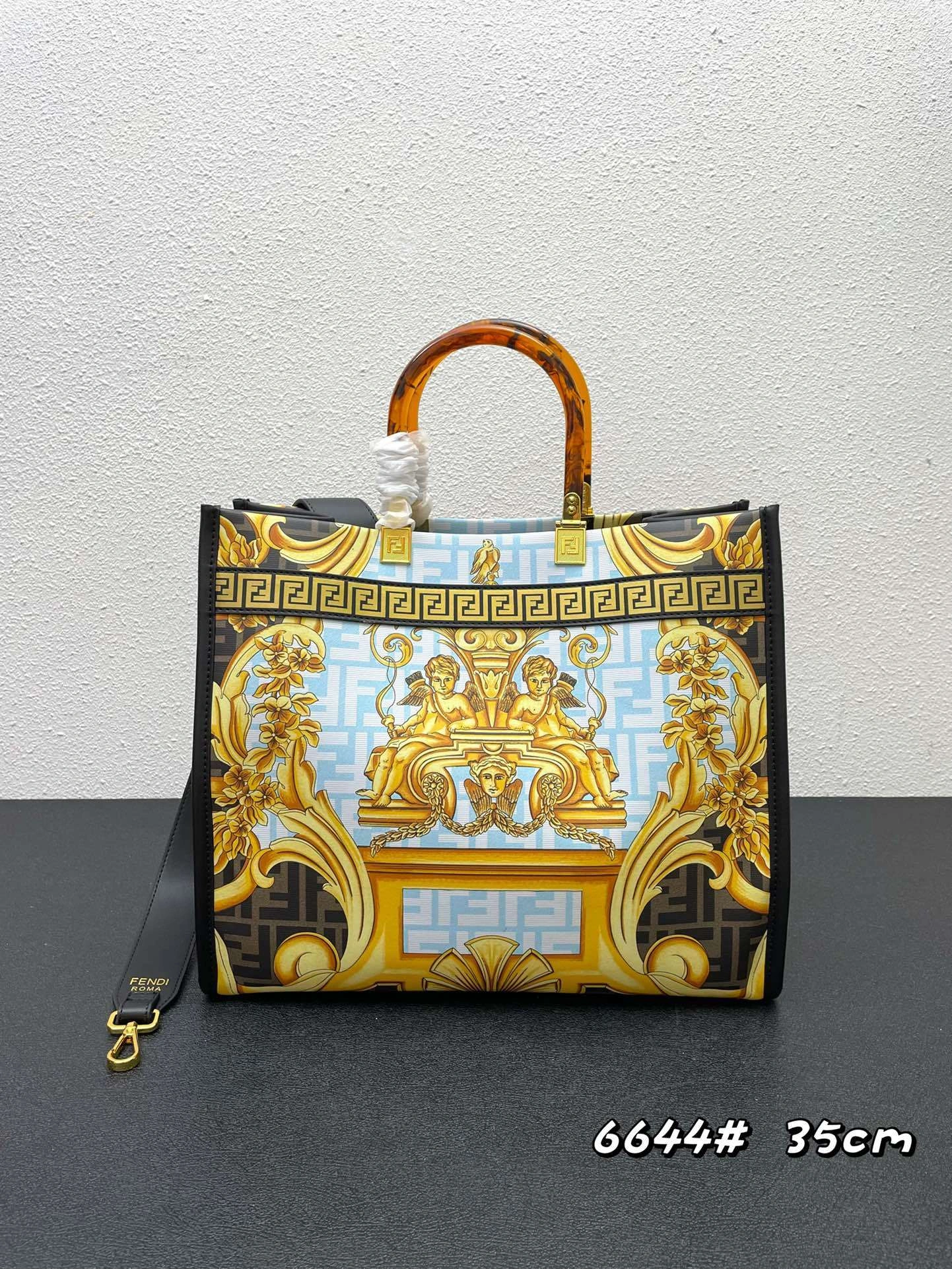 MOMO- high quality version 1006675-1A04637-5B02F item：C-B000B0903C