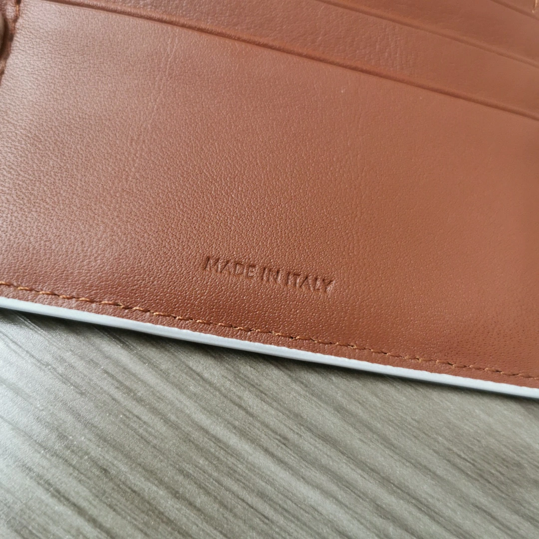MOMO- high quality version 10D572BZ9-01TA sheephide item：B-B063I1812C