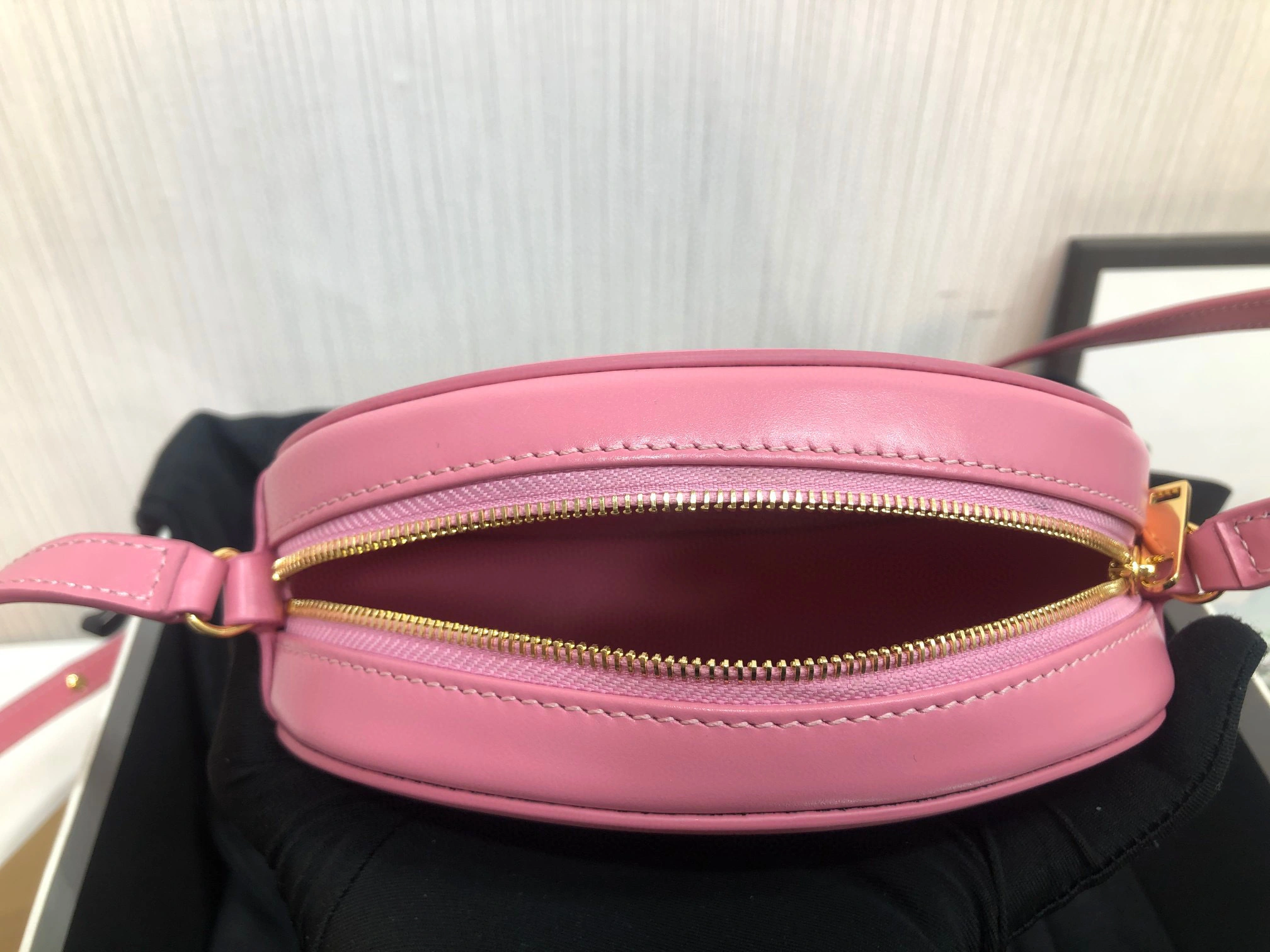MOMO- high quality version 10I703DPQ-25FO cowhide item：B-B000J1912C