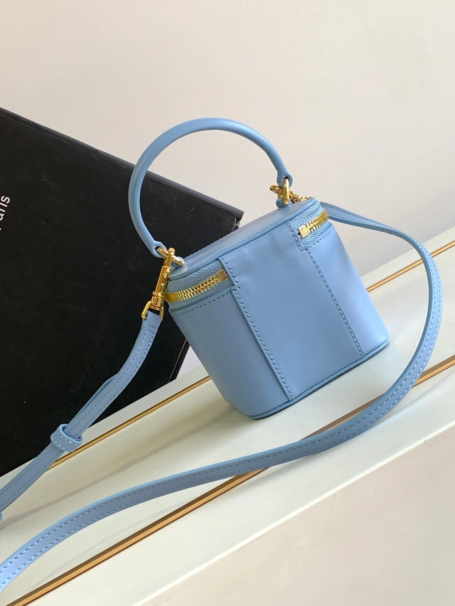 MOMO- high quality version 10J763DR8-06CL 23s cowhide item：C-B564C2408C