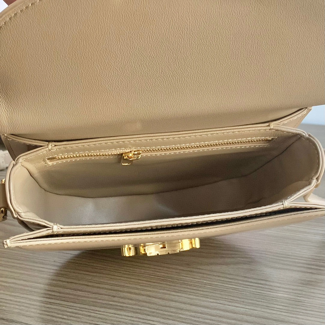 MOMO- high quality version 110413BF4-03SA item：B-B063I1824C