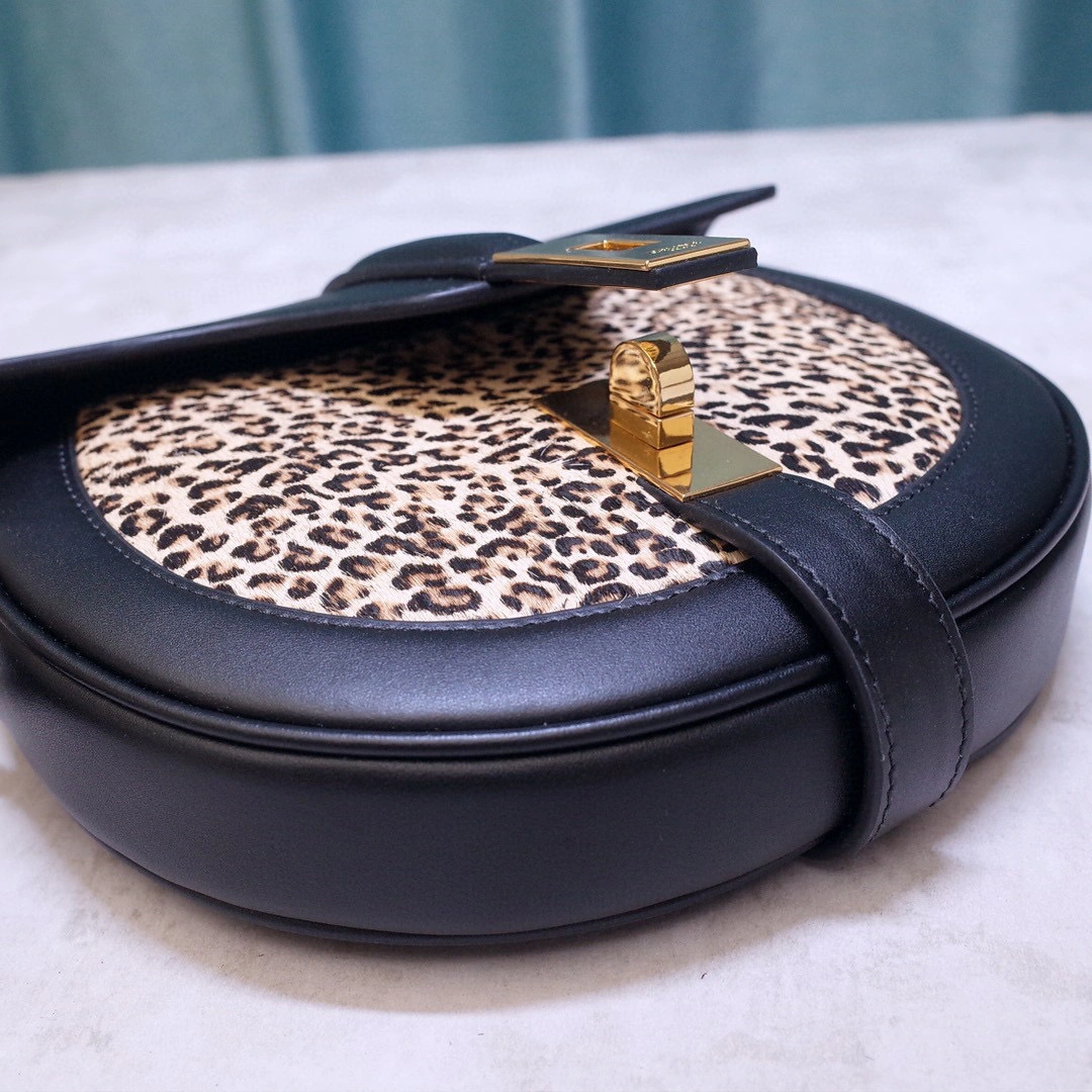 MOMO- high quality version 188013BGU-02VG BESACE 16 calfskin item：B-B008K0715C