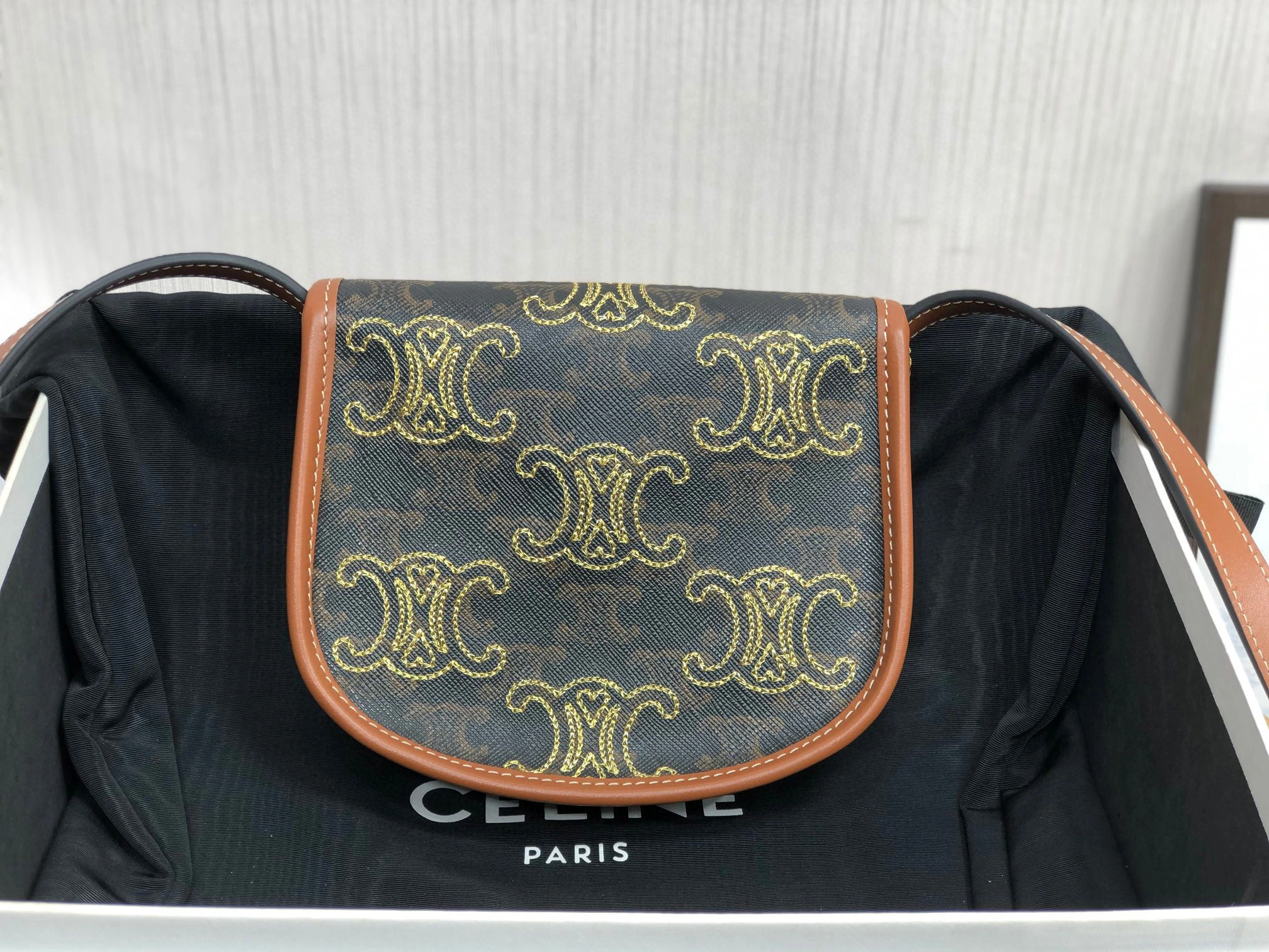 MOMO- high quality version 196702ECK-04LU 520 BESACE item：B-B009J1922C
