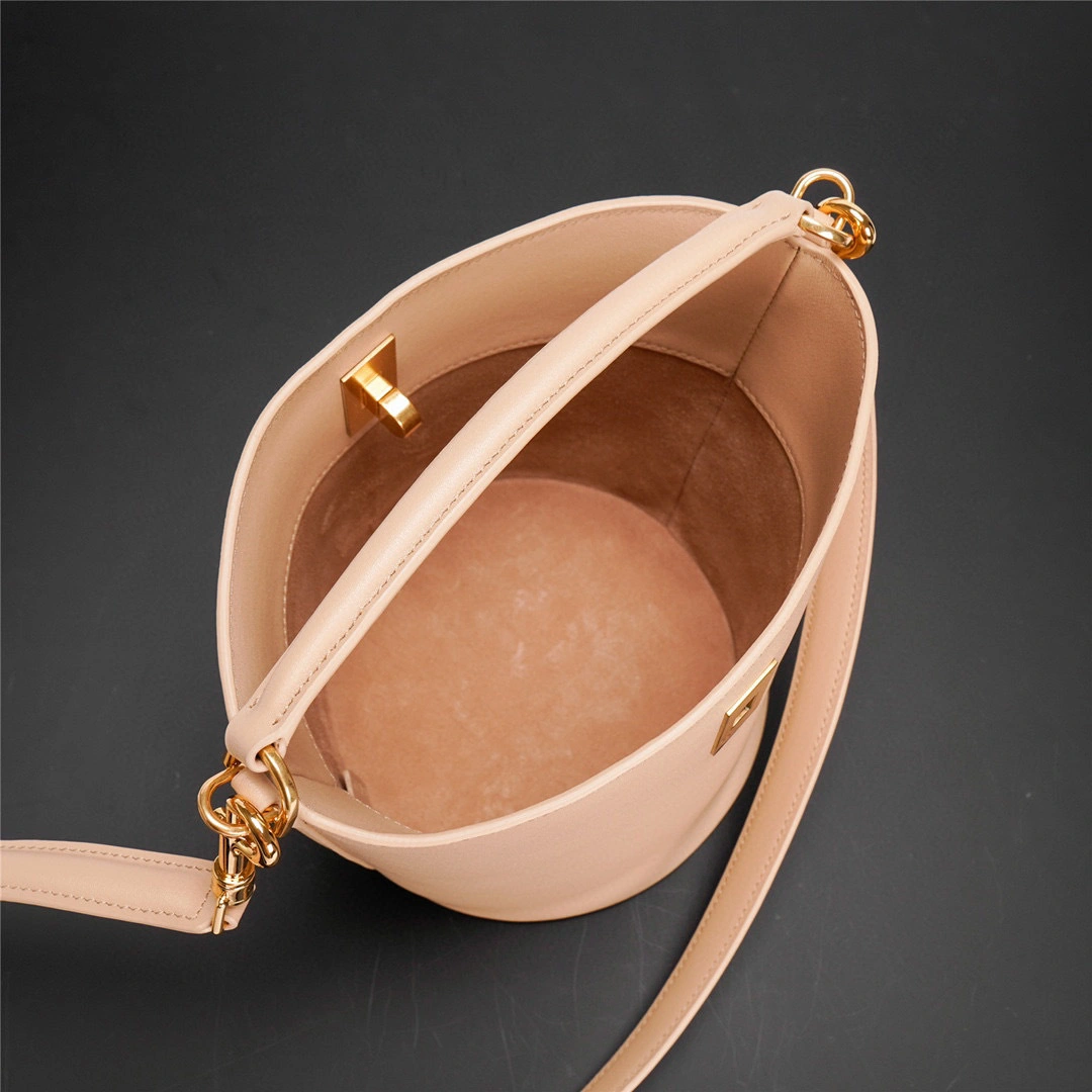MOMO- high quality version 197573CR4-03SA TEEN BUCKET cowhide item：B-B000J2704C