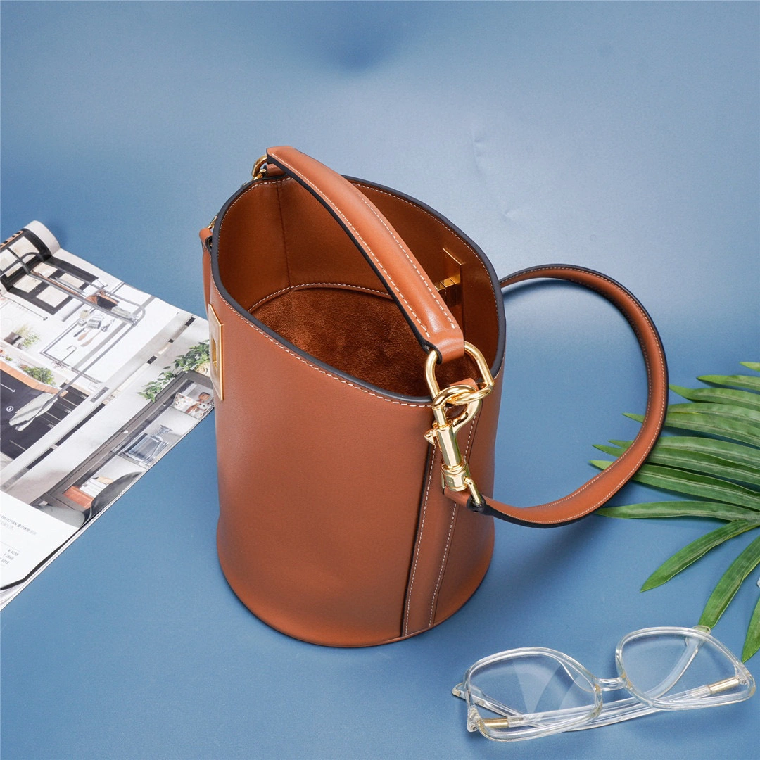 MOMO- high quality version 197573CR4-04LU TEEN BUCKET cowhide item：B-B000J2705C