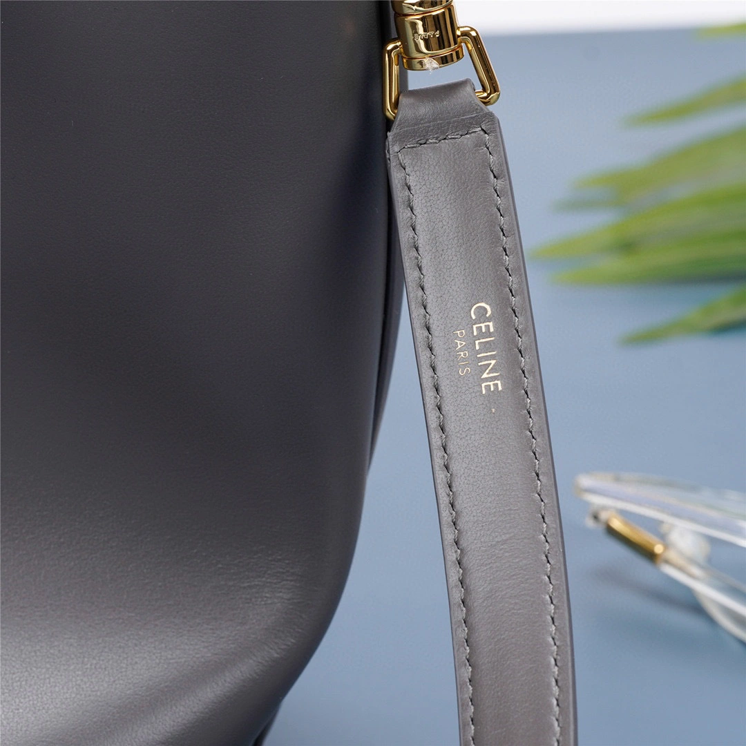MOMO- high quality version 197573CR4-10AN TEEN BUCKET calfskin item：B-B000J2805C