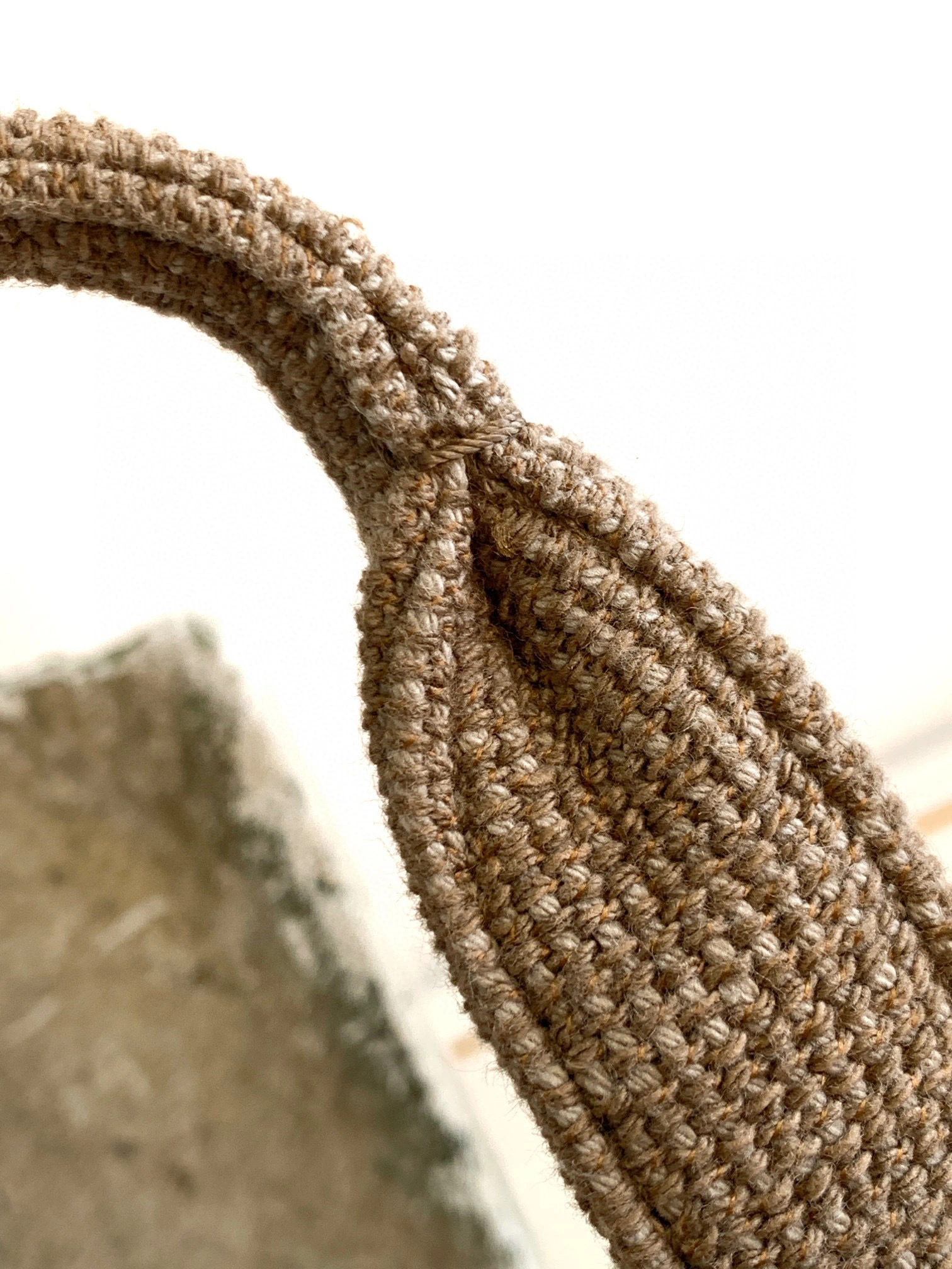 MOMO- high quality version 199162ECC-02NW CABAS THAIS TRIOMPHE item：B-B564J3022C