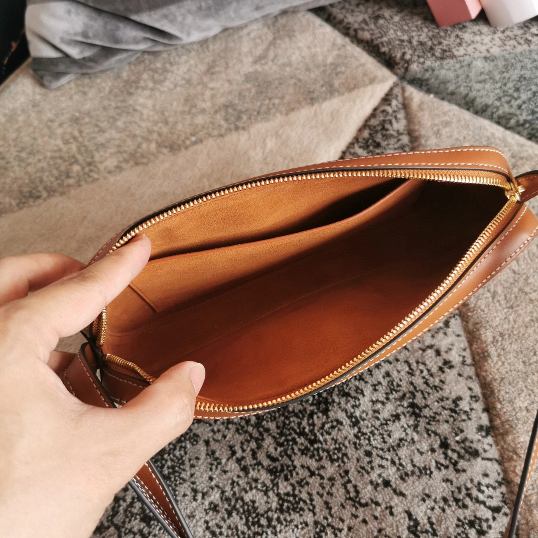MOMO- high quality version 199183DU3-04LU cowhide item：B-B000I1407C