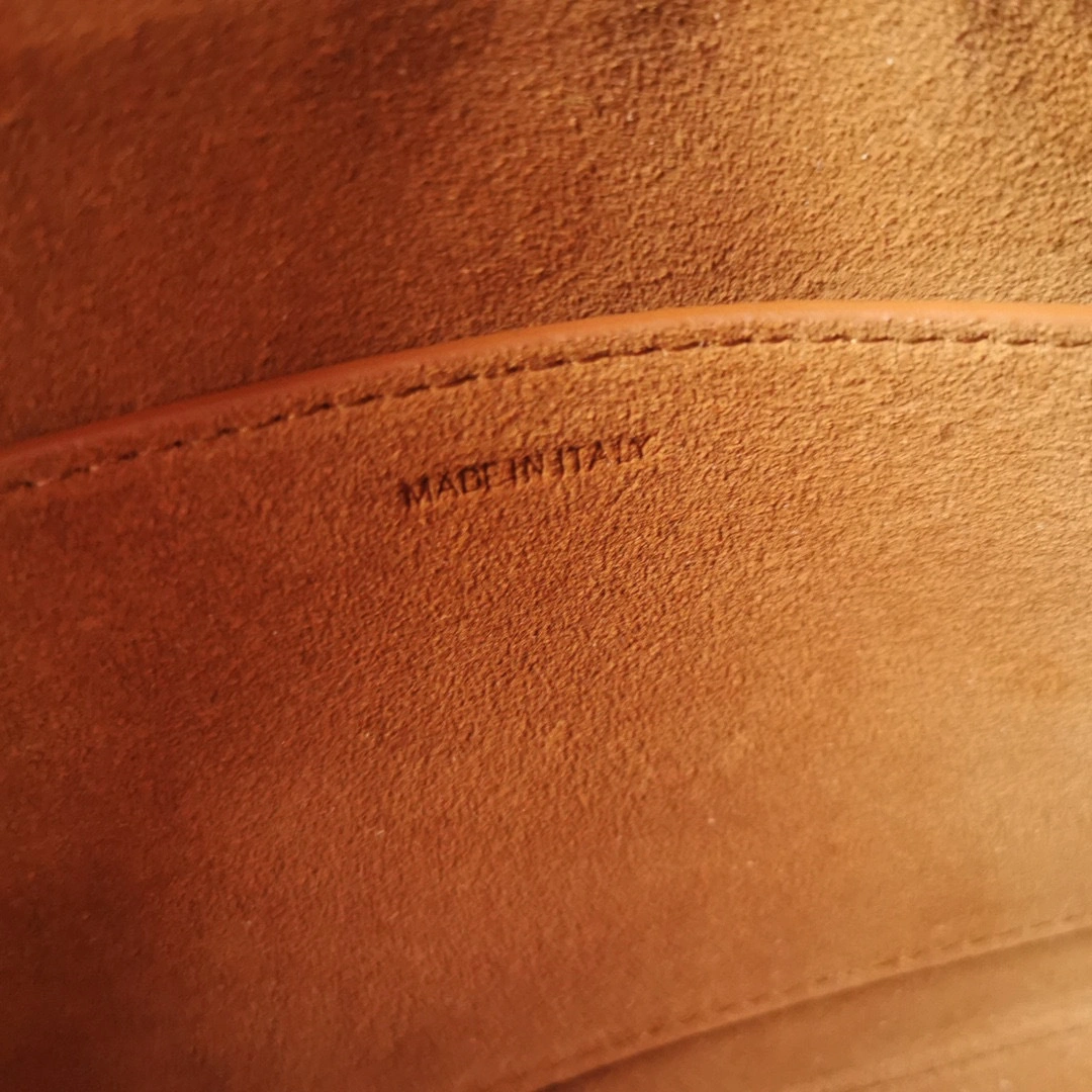 MOMO- high quality version 199183DU3-04LU cowhide item：B-B000I1407C