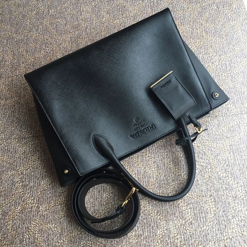 MOMO- high quality version 1BA155-2ERX-F0632-V-OOO cowhide item：C-B563A1020C