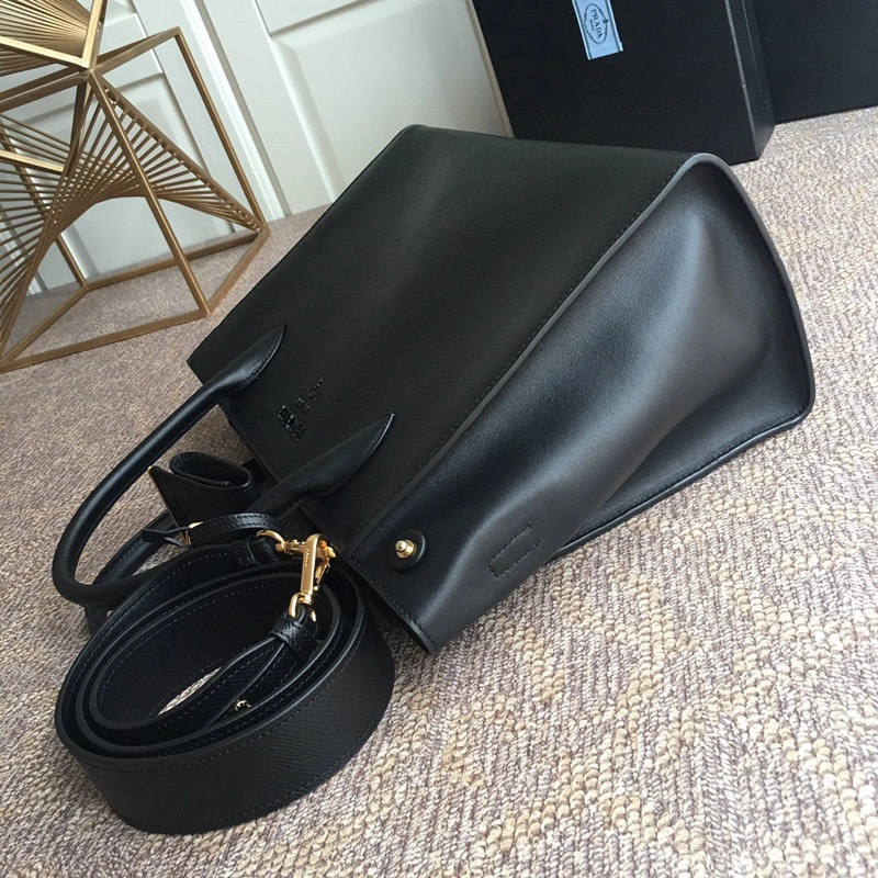 MOMO- high quality version 1BA155-2ERX-F0632-V-OOO cowhide item：C-B563A1020C