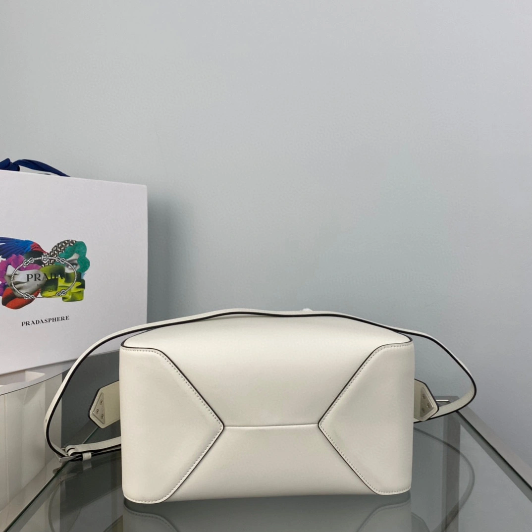 &MOMO- high quality version 1BA366_2DDJ_F0009_V_OOO calfskin item：B-B063J2110C