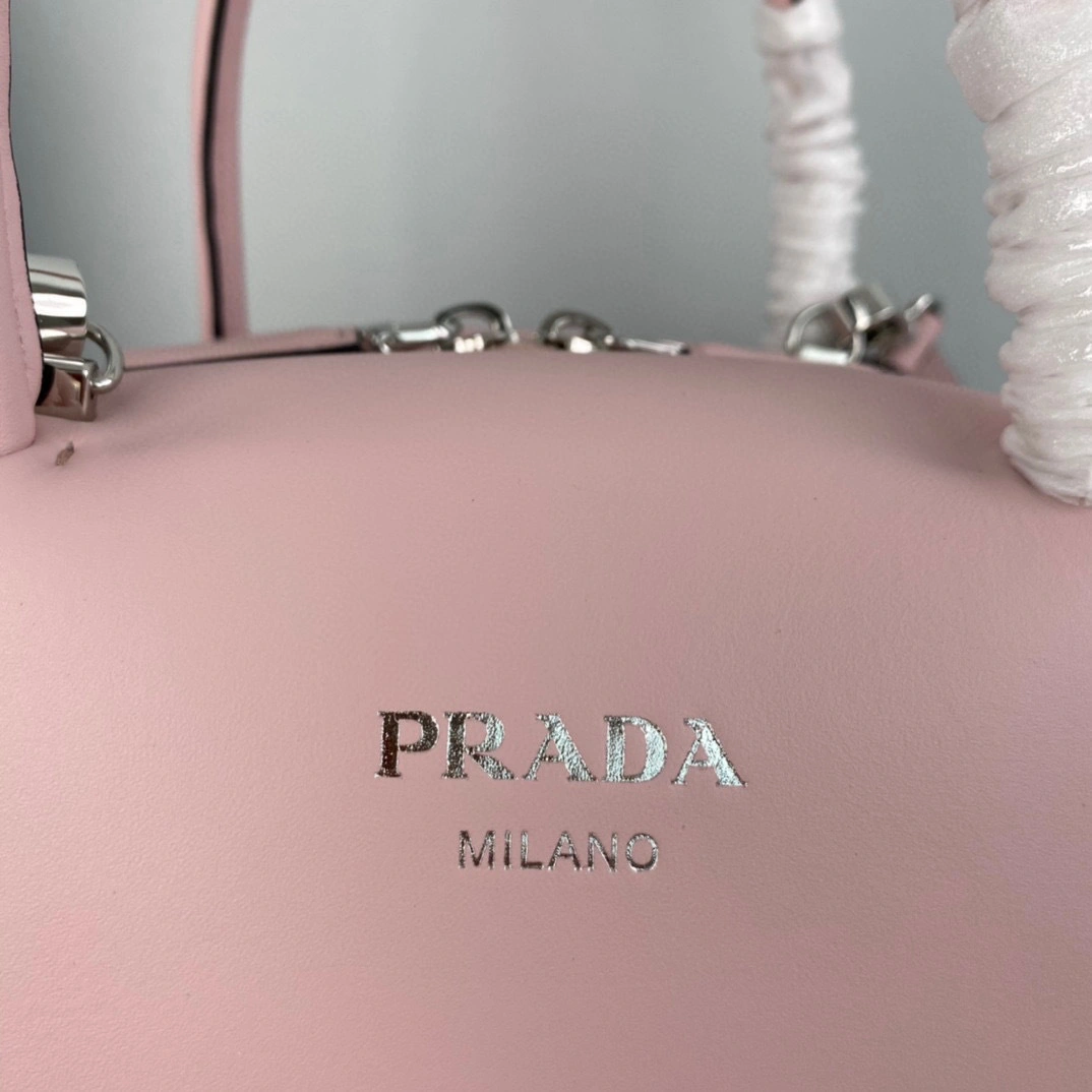 MOMO- high quality version 1BA366_2DDJ_F0E18_V_OOO calfskin item：B-B063J2109C