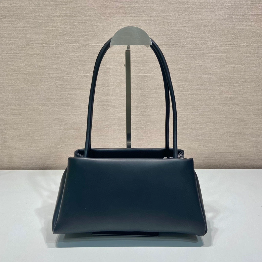 MOMO- high quality version 1BA368_2DDJ_F0002_V_OOO calfskin item：B-B000H0822C