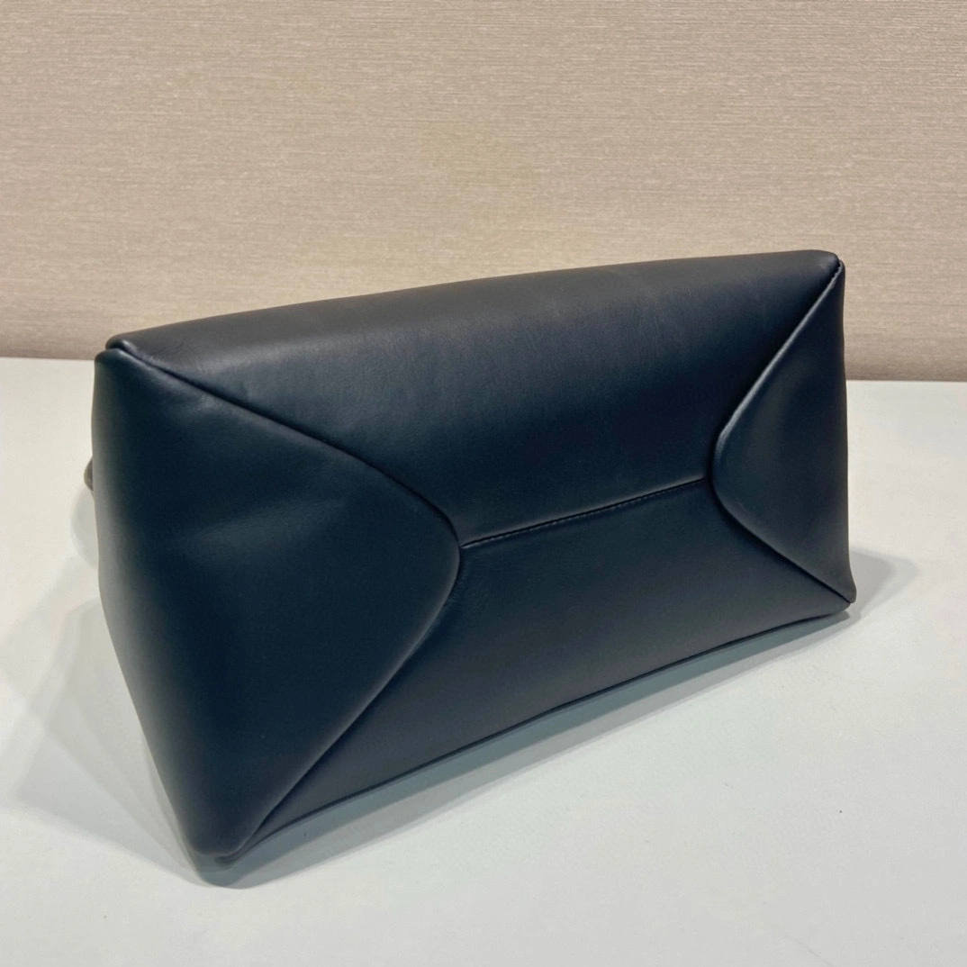 MOMO- high quality version 1BA368_2DDJ_F0002_V_OOO calfskin item：B-B000H0822C