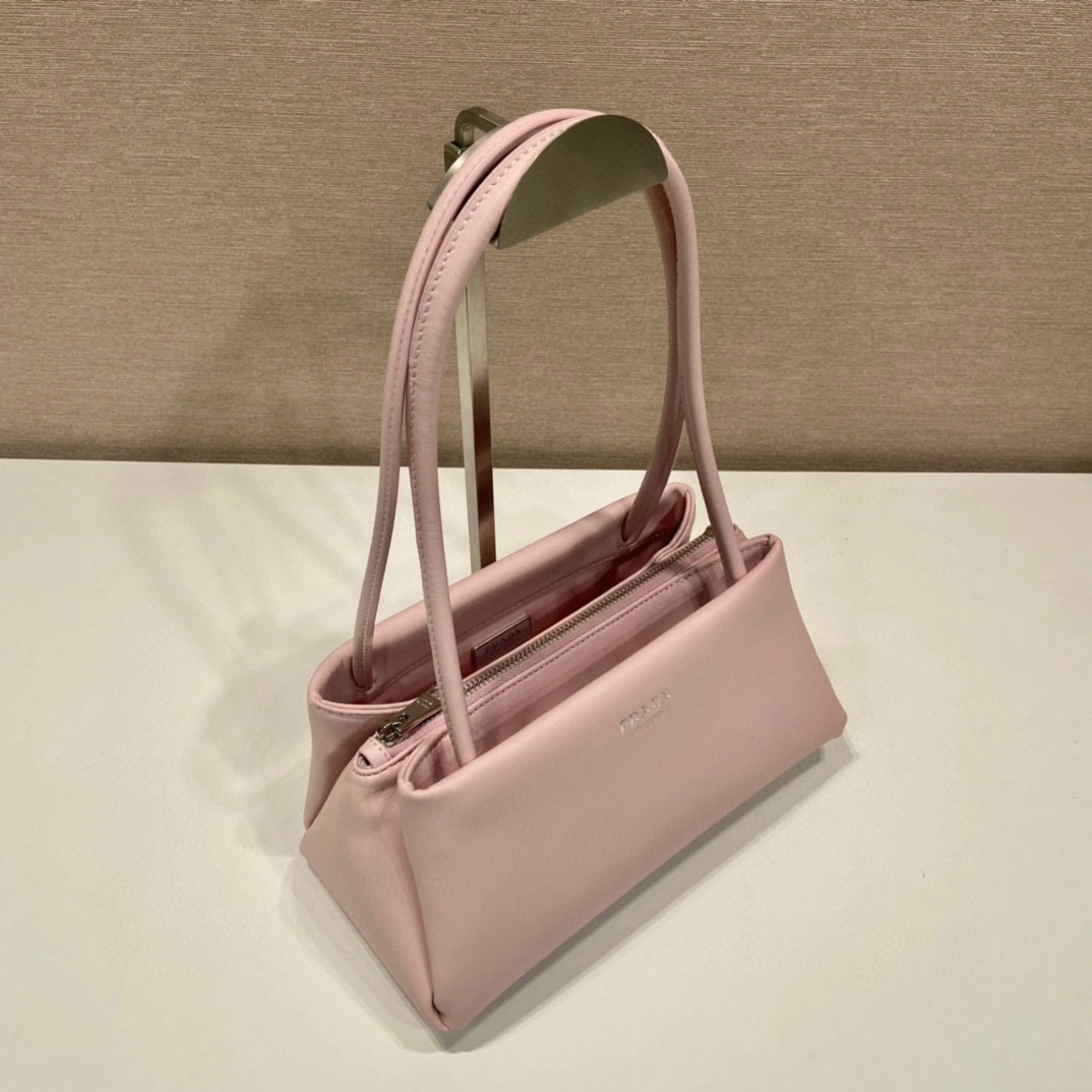 MOMO- high quality version 1BA368_2DDJ_F0E18_V_OOO calfskin item：B-B000H0820C