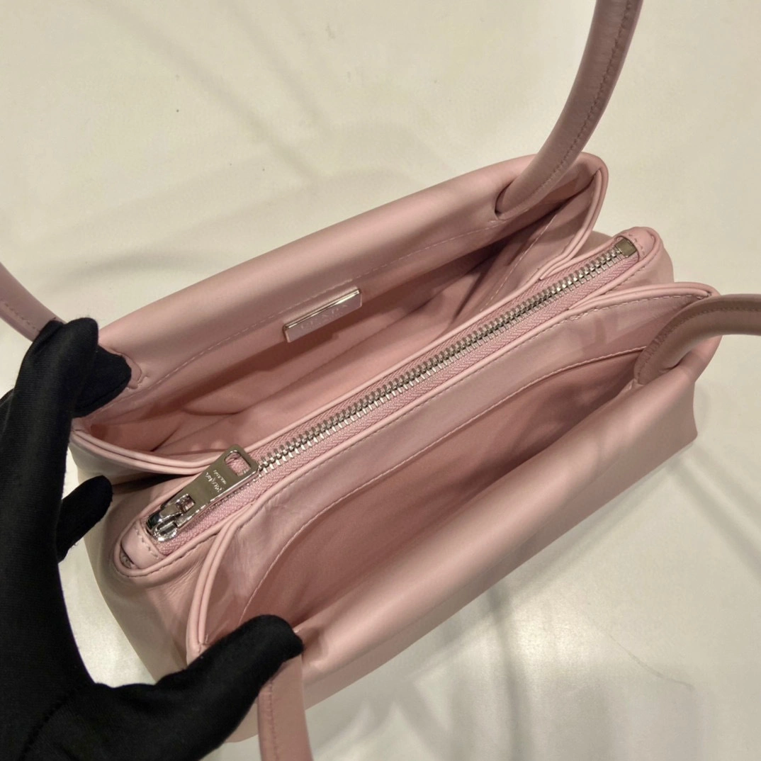 MOMO- high quality version 1BA368_2DDJ_F0E18_V_OOO calfskin item：B-B000H0820C