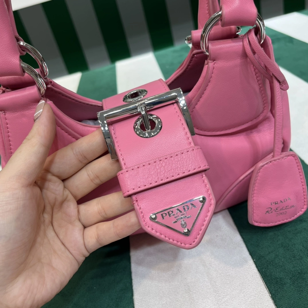 MOMO- high quality version 1BA381_2DYI_F0410_V_OOM Moon Bag item：C-B000D0416C