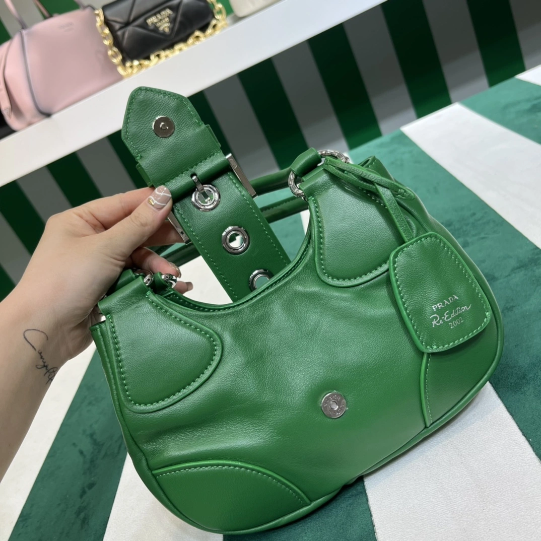 MOMO- high quality version 1BA381_2DYI_F0458_V_OOM Moon Bag item：C-B000D0419C