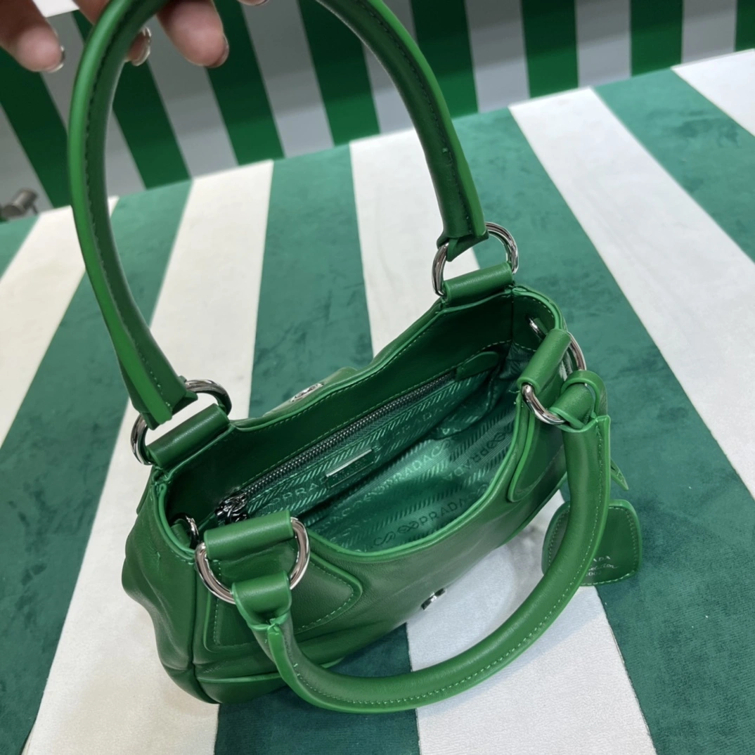 MOMO- high quality version 1BA381_2DYI_F0458_V_OOM Moon Bag item：C-B000D0419C