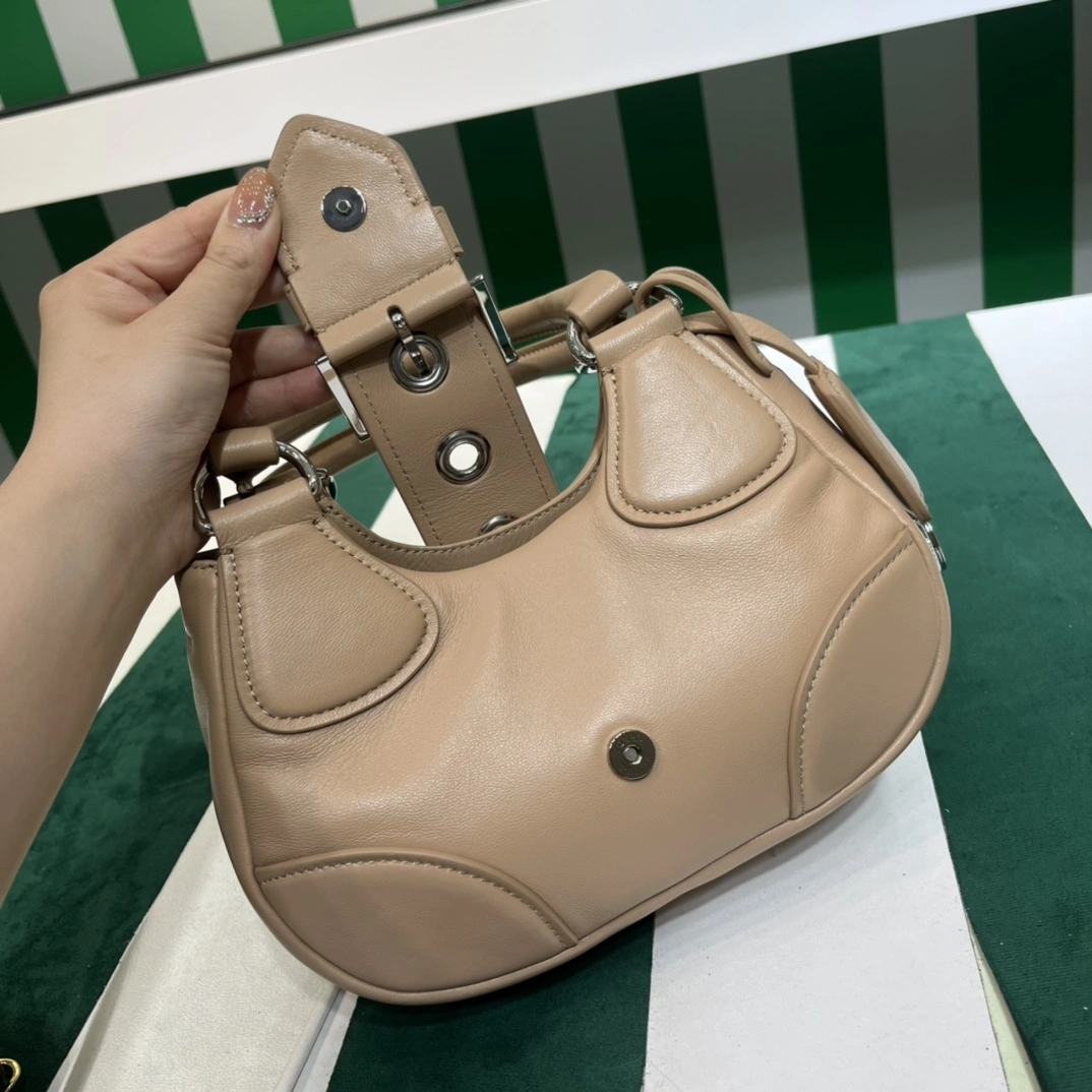 MOMO- high quality version 1BA381_2DYI_F098L_V_OOM Moon Bag item：C-B000D0415C