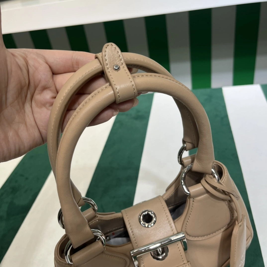 MOMO- high quality version 1BA381_2DYI_F098L_V_OOM Moon Bag item：C-B000D0415C