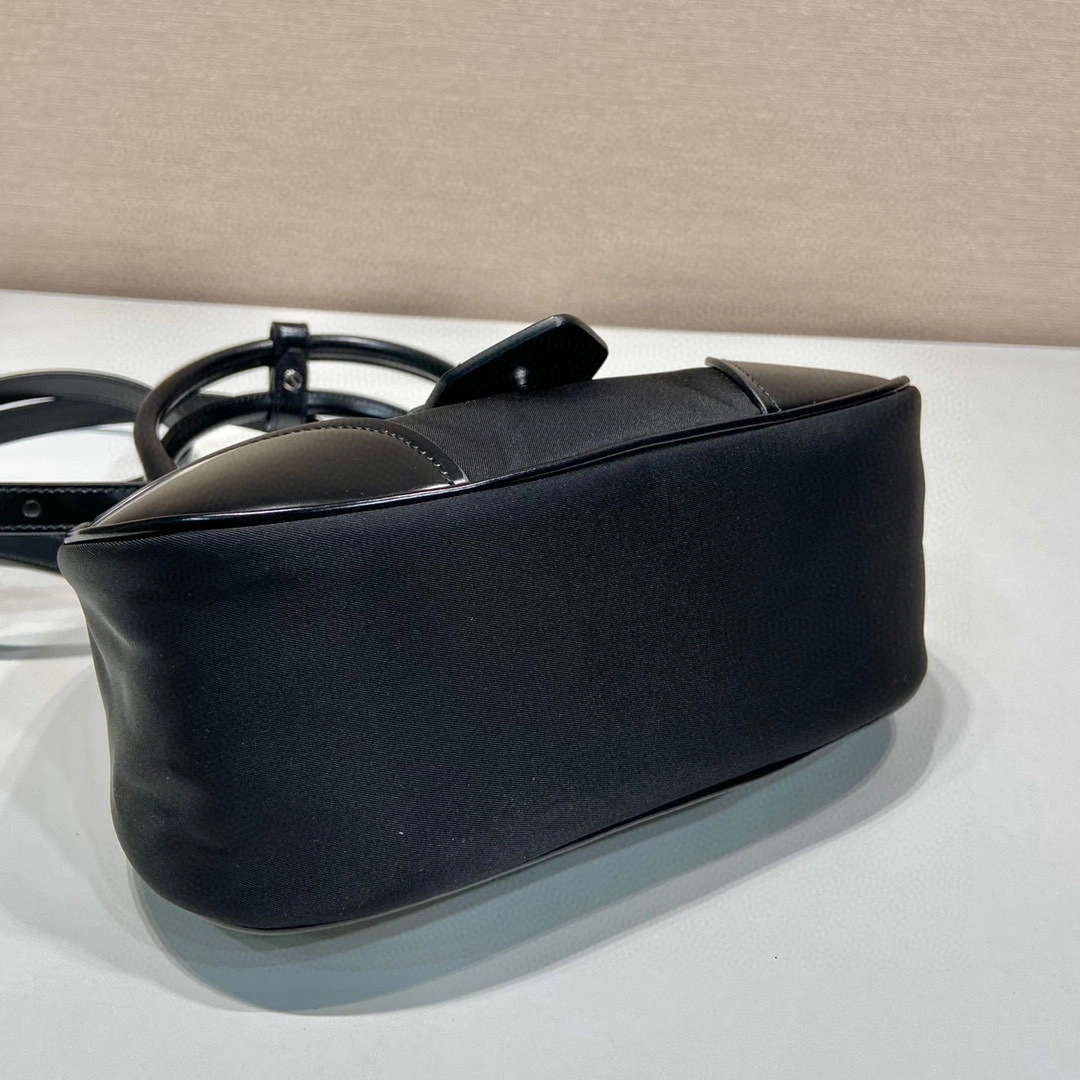 MOMO- high quality version 1BA381_R789_F0002_V_OOM Moon nylon item：B-B000K2706C